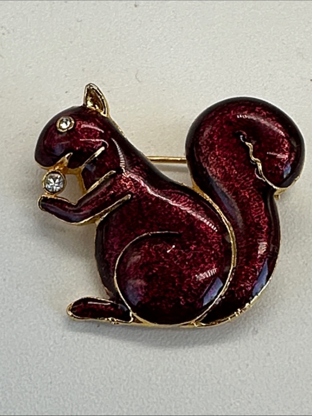 Elegant Maroon Squirrel Brooch Pin - 🐿️